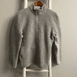 Lululemon tundra trek 1/2 zip pull over